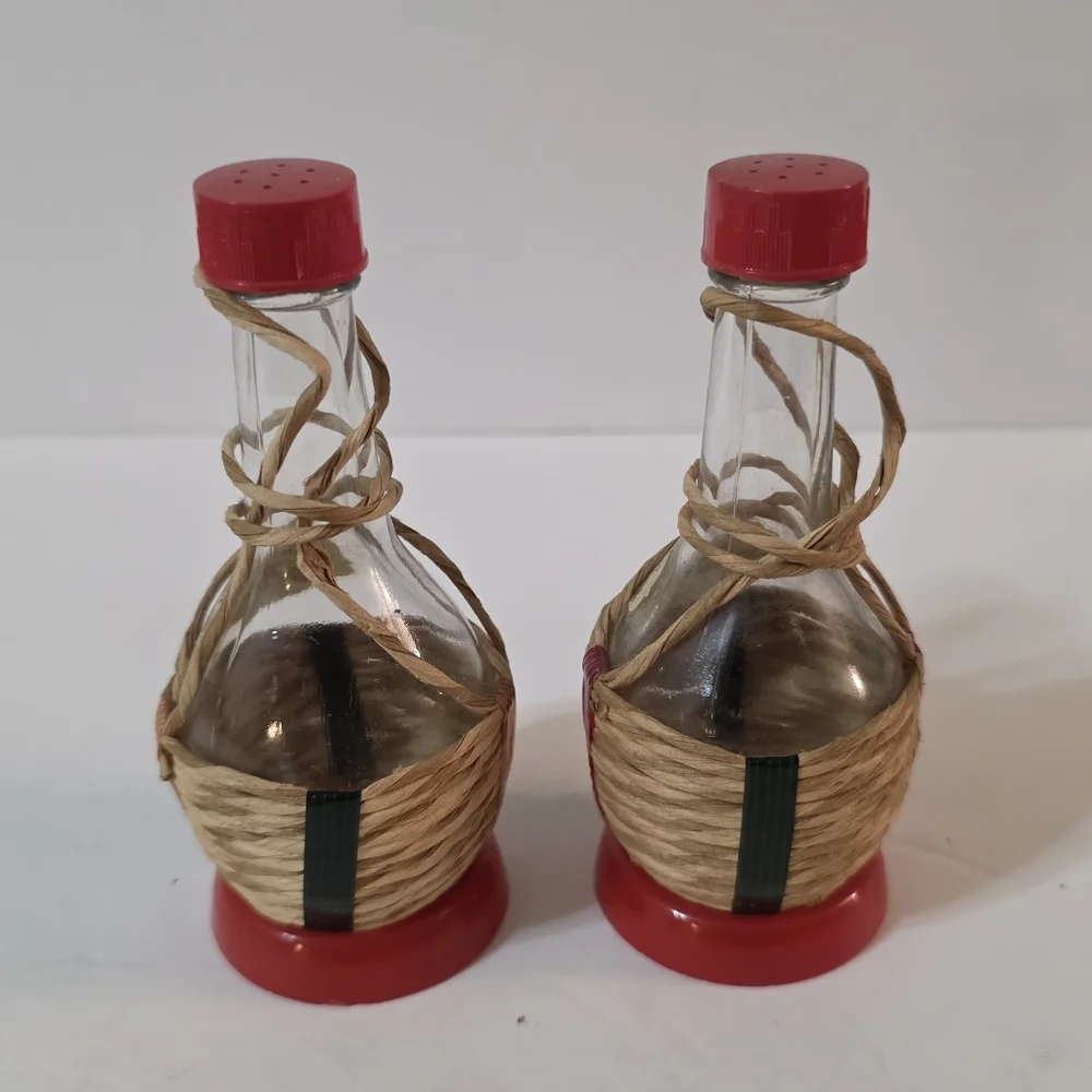 Vtg Italian Swiss Colony Tipo Wine Bottle Salt Pepper Shaker Set